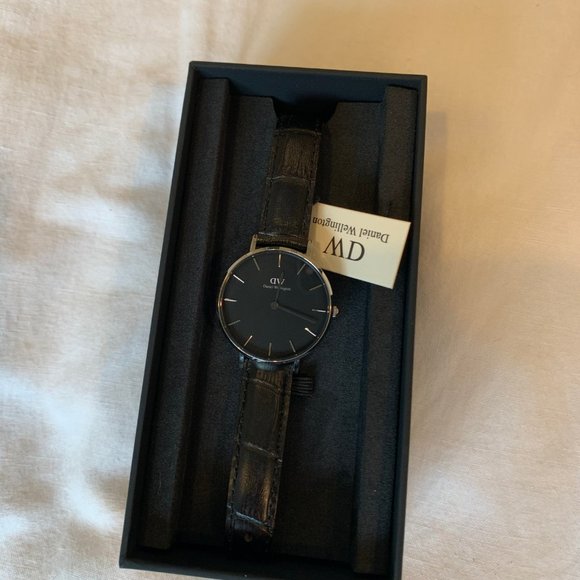 Daniel Wellington Petit Reading Watch main image 4